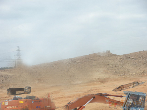 帮我做份图解,要把整个挖机的零件拆开做成图