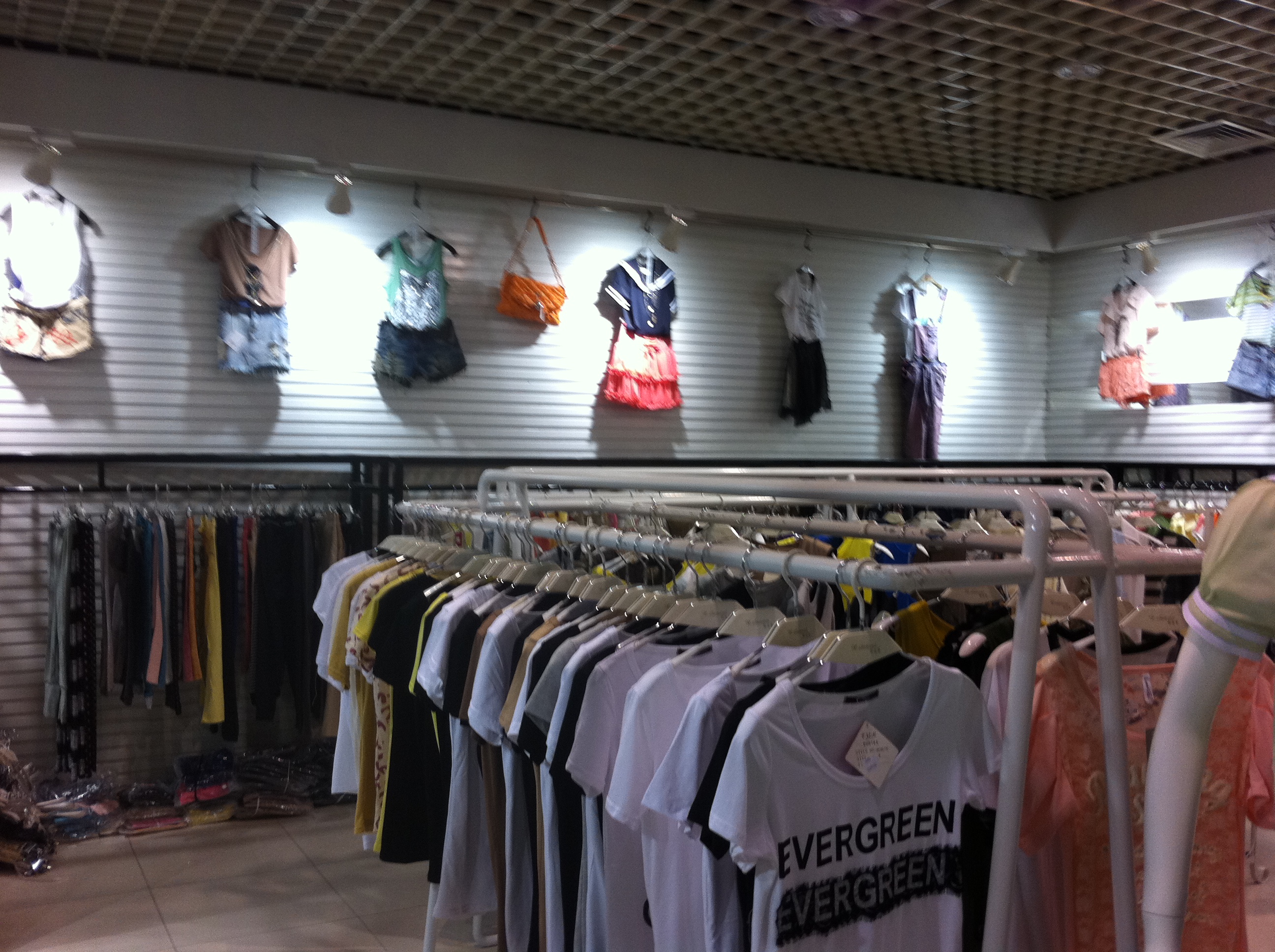 <em>女装批发</em>店风格装修小改