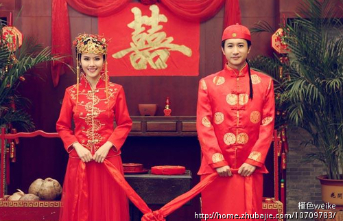 7月份的婚礼,想要一个简单的婚礼,不请司仪( )