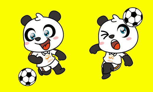         吉祥物熊猫不同踢足球的