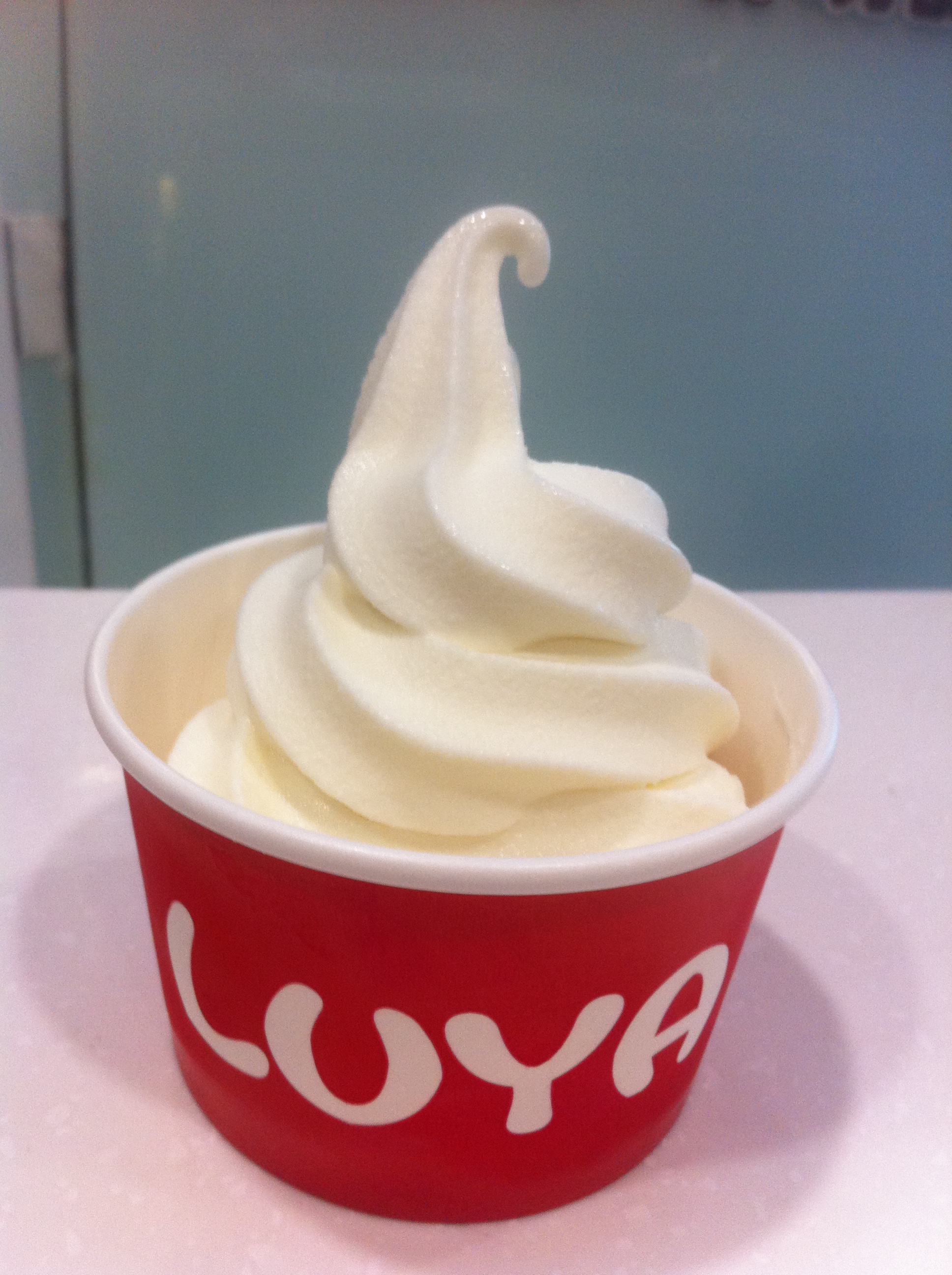 qteeth酸奶冰激凌品牌logo及简单应用