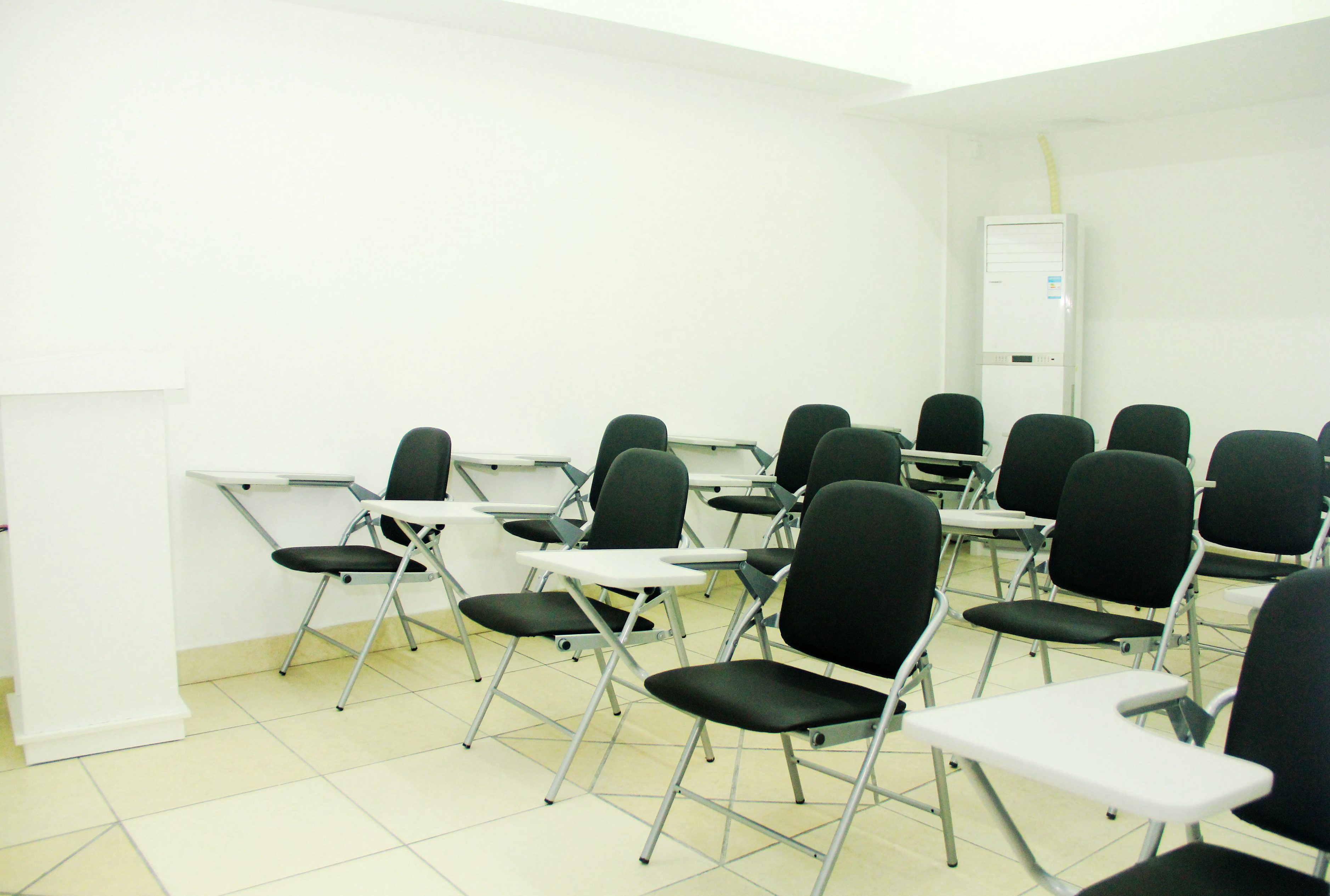 英语培训学校双面海报设计