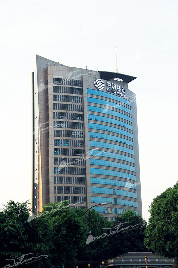 中国移动重庆分公司枢纽楼楼宇发光广告牌制作安装